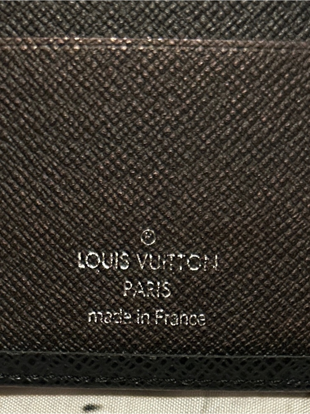 Louis Vuitton Black Taiga Textured Leather Men’s Wallet. Multiple sections- VGUC - Picture 4 of 15